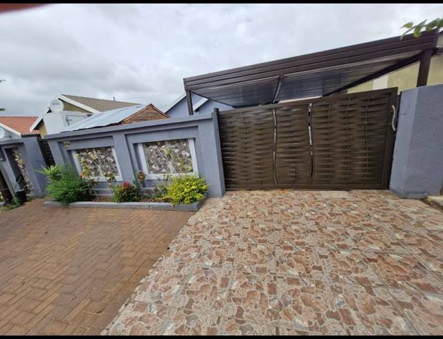 2 BEDROOM HOUSE FOR SALE IN SAVANNA CITY